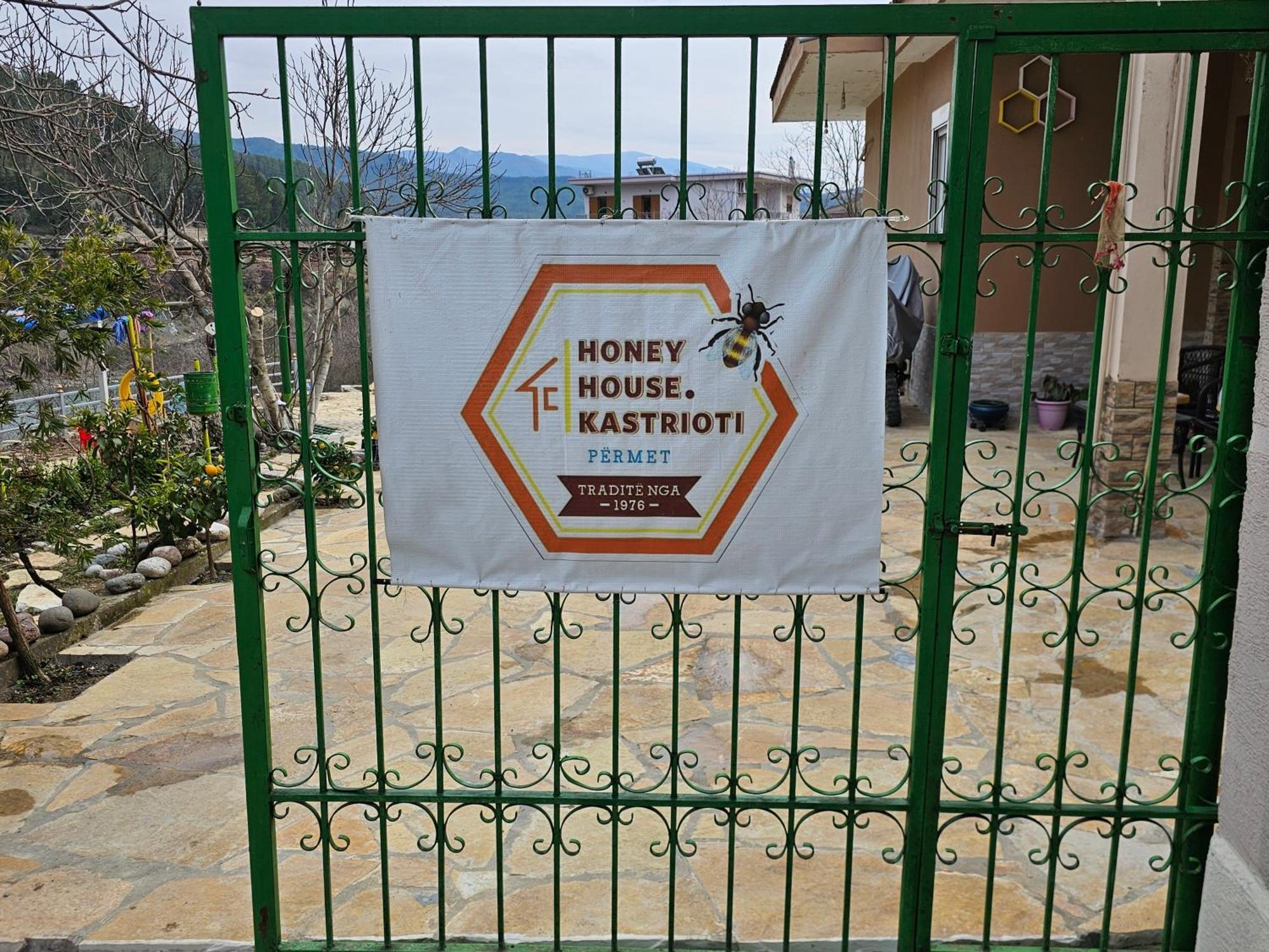 Honey-House “Kastrioti” Apartment Permet Ngoại thất bức ảnh